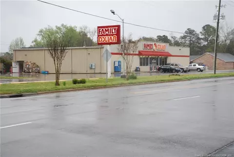 321 E Broad St E, Saint Pauls, NC 28384 photo 5