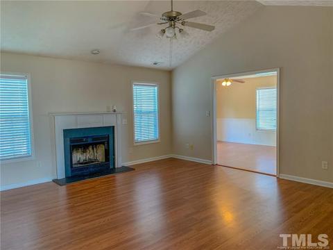 45 Edgecombe Dr, Spring Lake, NC 28390 photo 2