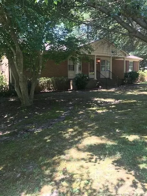 2207 Colonial Dr, Sanford, NC 27330 photo 2