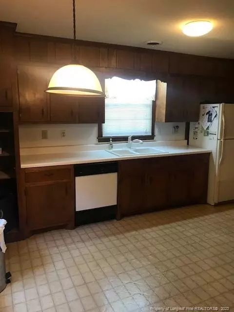 2207 Colonial Dr, Sanford, NC 27330 photo 7