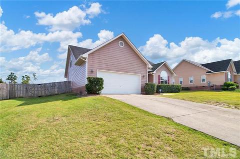 144 Fallingleaf Dr, Raeford, NC 28376 photo 2