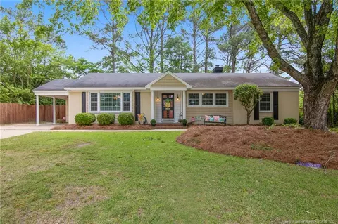 2606 Mirror Lake Dr, Fayetteville, NC 28303