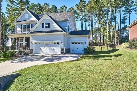 32 Leaning Pine Cir, Spring Lake, NC 28390 photo 3