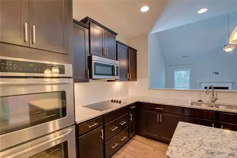 32 Leaning Pine Cir, Spring Lake, NC 28390 photo 10