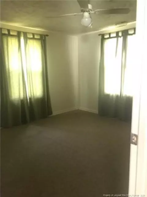 905 E Pope St, Dunn, NC 28334 photo 9