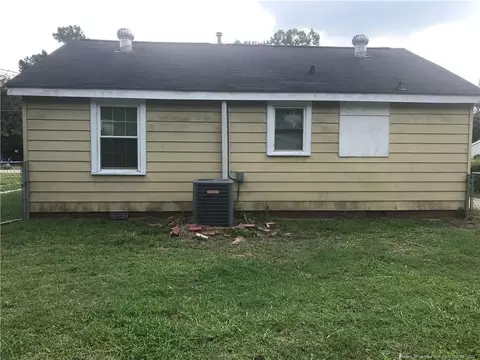 905 E Pope St, Dunn, NC 28334 photo 3