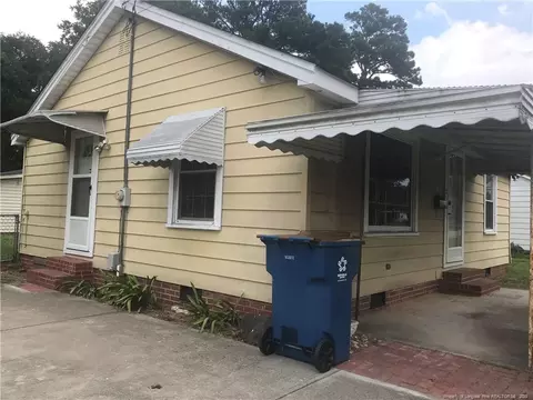 905 E Pope St, Dunn, NC 28334 photo 2