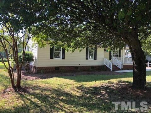 113 Byrd Dr, Dunn, NC 28334 photo 2