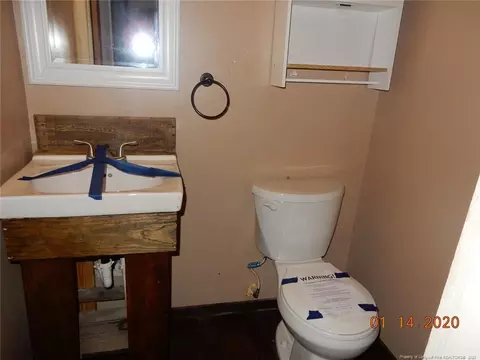 405 E J St, Erwin, NC 28339 photo 9