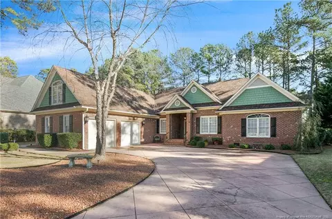 150 Barons Run E, Spring Lake, NC 28390 photo 2