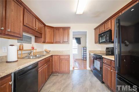 112 Jj Dr, Benson, NC 27504 photo 9