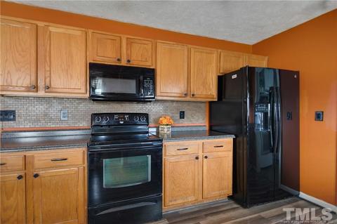 419 Eileen Dr, Spring Lake, NC 28390 photo 16