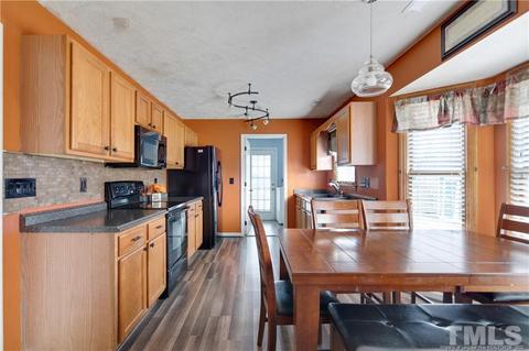 419 Eileen Dr, Spring Lake, NC 28390 photo 10
