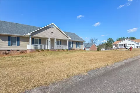 65 Hallmark Dr, Spring Lake, NC 28390 photo 2