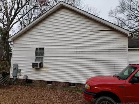 119 Clarks Dr, Maxton, NC 28364 photo 2