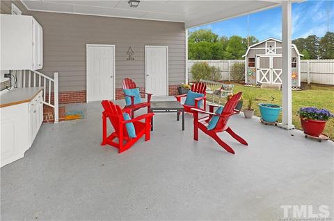 107 Byrd Dr, Dunn, NC 28334 photo 9
