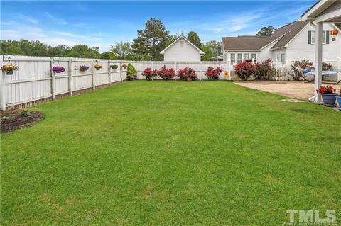 107 Byrd Dr, Dunn, NC 28334 photo 8