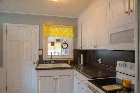 1019 E 9th St, Lumberton, NC 28358 photo 9