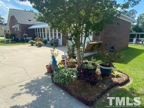 303 E Morgan St, Benson, NC 27504 photo 18