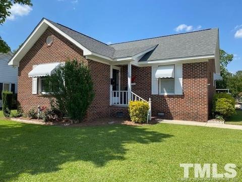 303 E Morgan St, Benson, NC 27504 photo 1