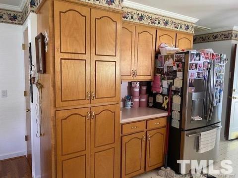 303 E Morgan St, Benson, NC 27504 photo 2