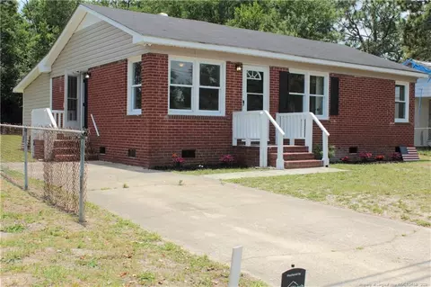 504 Spring Ave, Spring Lake, NC 28390 photo 2