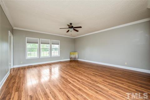 3075 Roanoke Rd, Clinton, NC 28328 photo 4