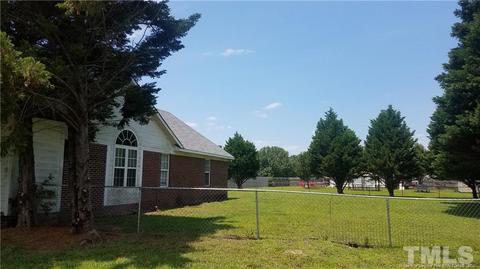 110 Nesting Ln, Raeford, NC 28376 photo 2