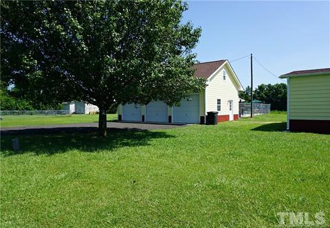 2395 Old Stage Rd, Erwin, NC 28339 photo 2