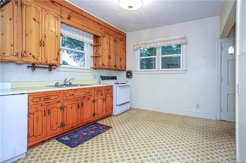 110 E D St, Erwin, NC 28339 photo 16