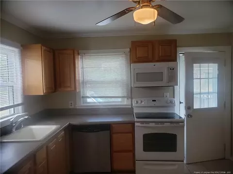 303 10th St, Erwin, NC 28339 photo 4