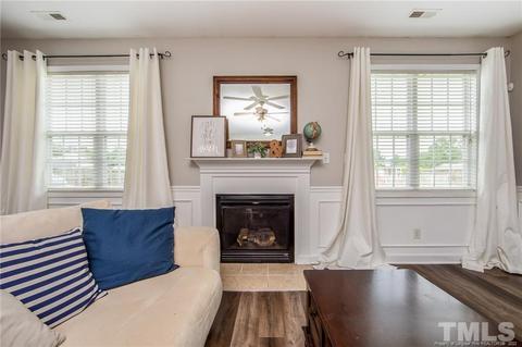 25 Braxton Ct, Erwin, NC 28339 photo 9