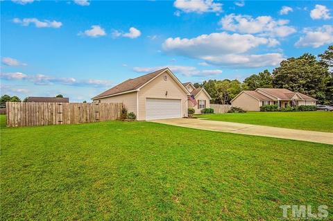 25 Braxton Ct, Erwin, NC 28339 photo 3