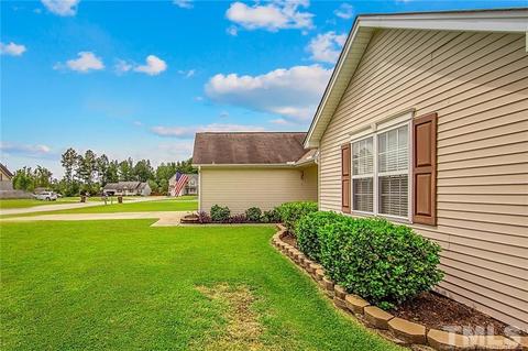 25 Braxton Ct, Erwin, NC 28339 photo 4