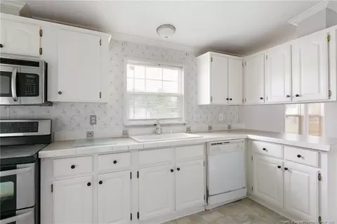 110 Apache Cir, Parkton, NC 28371 photo 11