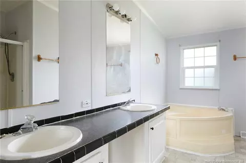 110 Apache Cir, Parkton, NC 28371 photo 6