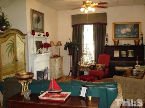 400 E Hill St, Benson, NC 27504 photo 9