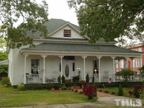 400 E Hill St, Benson, NC 27504 photo 1