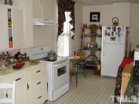 400 E Hill St, Benson, NC 27504 photo 15