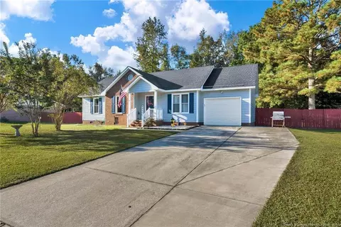 301 Berwick Dr, Raeford, NC 28376 photo 3