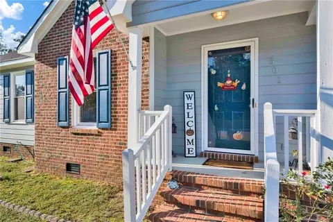 301 Berwick Dr, Raeford, NC 28376 photo 5
