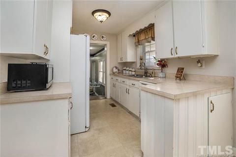 709 S Sampson Ave, Dunn, NC 28334 photo 10