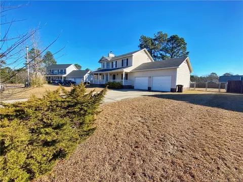 45 Eileen Dr, Spring Lake, NC 28390 photo 3