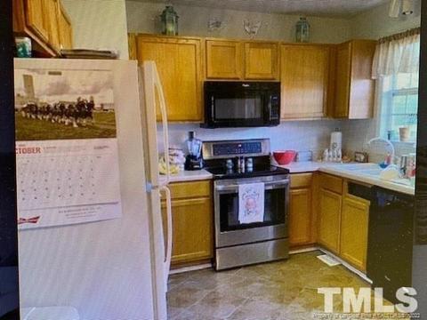 7 Virginia Ave, Benson, NC 27504 photo 4