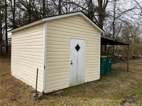 2012 E 5th St, Lumberton, NC 28358 photo 4