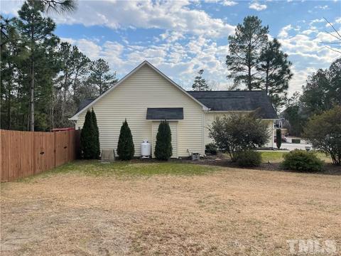 282 Michael Dr, Raeford, NC 28376 photo 3