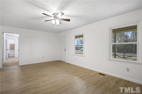 185 Bea Ln, Clinton, NC 28328 photo 8