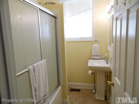 406 E 3rd St, Lumberton, NC 28358 photo 18