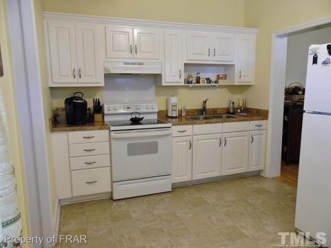 406 E 3rd St, Lumberton, NC 28358 photo 11