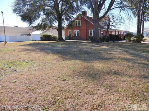 406 E 3rd St, Lumberton, NC 28358 photo 3